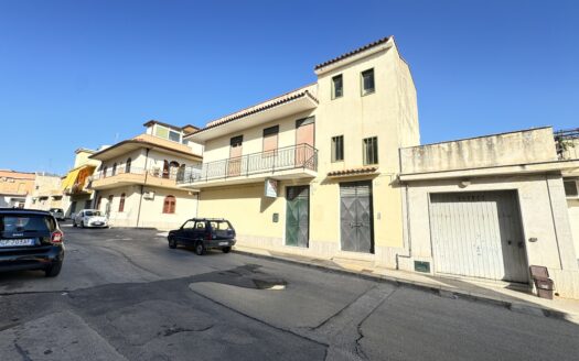 RIF. 0070 CASA ADIBITA A PALESTRA